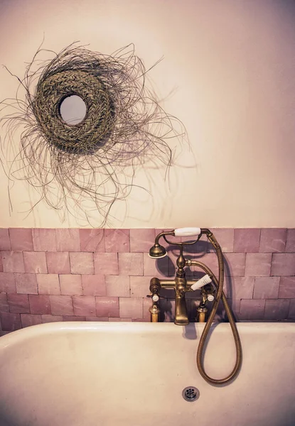 Klassischer Wasserhahn Badezimmer — Stockfoto