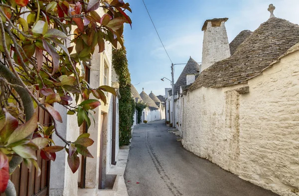 Wieś Alberobello z dachami (trullo), Puglia, Włochy — Zdjęcie stockowe