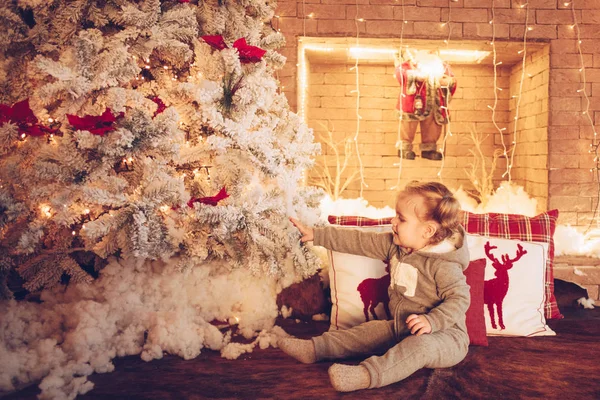 Lindo Bebê Natal Quarto Decorado — Fotografia de Stock