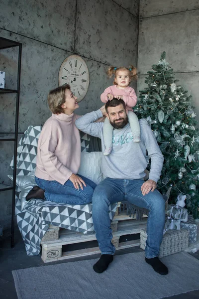 Retrato Natal Bela Família Feliz — Fotografia de Stock