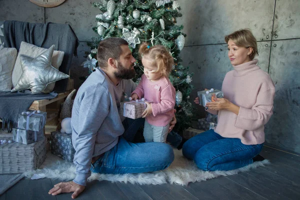 Retrato Natal Bela Família Feliz — Fotografia de Stock