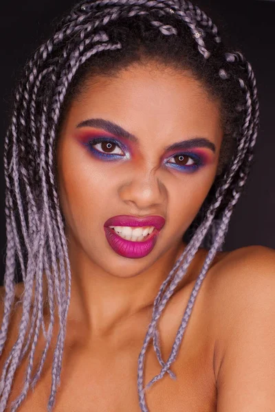 Beautiful African Woman Color Pigtails Fashion Colorful Makeup — kuvapankkivalokuva