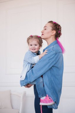 Güzel mutlu aile portresi