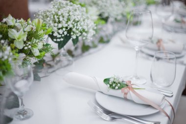 Güzel düğün süslemeleri ve çikolatalar 