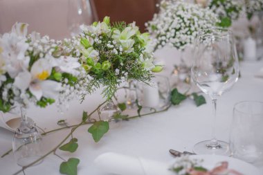 Güzel düğün süslemeleri ve çikolatalar 