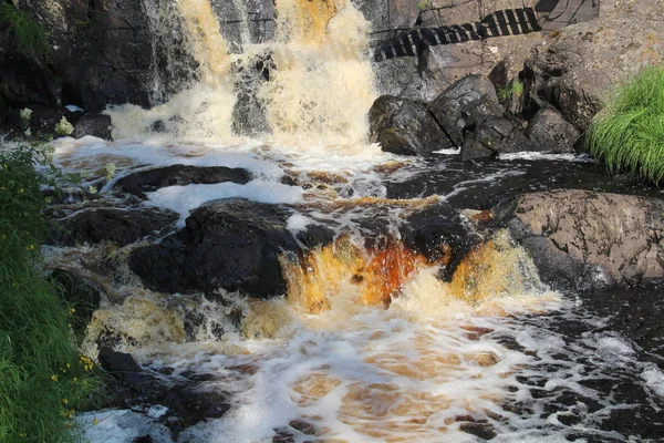 Wasserfall Und Felsen Freier Wildbahn — Stockfoto