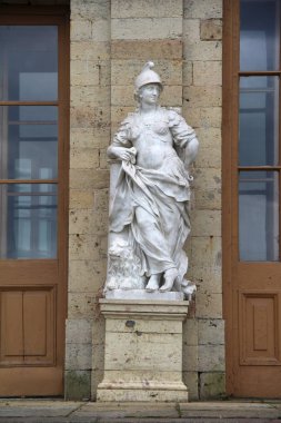 Antik heykel ve Petergof Çeşme Sarayı zemin üzerine