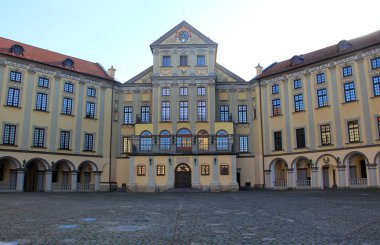 Sonbahar zaman Beyaz Rusya'nın antik mimari