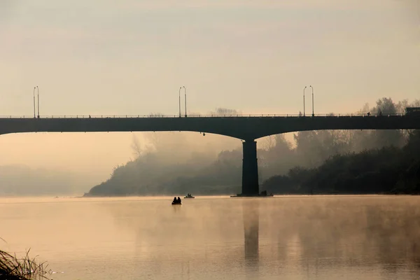 Große Moderne Brücke Bei Sonnenaufgang Nebel — Stockfoto