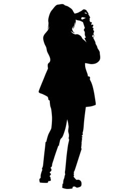 Beyaz bir arka plan üzerinde telefon olan kadın