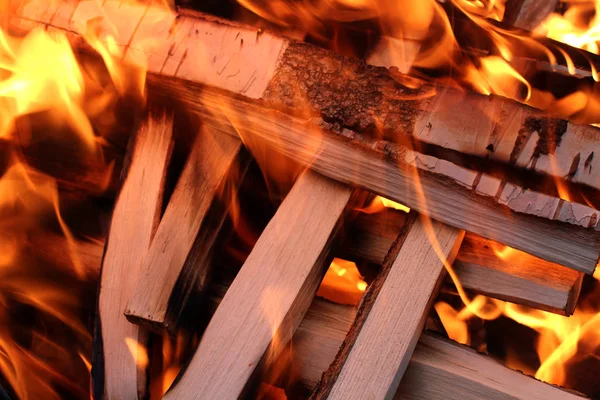 Fuoco Con Fumo Legno Betulla Carbone — Foto Stock