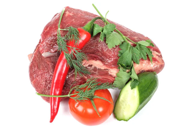 Carne Crua Fresca Pimenta Vermelha Fundo Branco — Fotografia de Stock