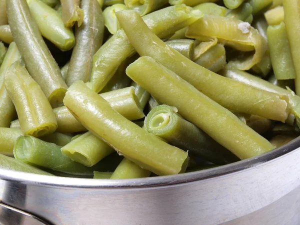 Guisantes Verdes Tazón Sobre Fondo Blanco — Foto de Stock