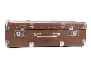 Beyaz arka planda eski deri bavul.       