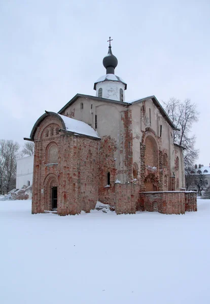Древнерусская Архитектура Снегу Зимой — стоковое фото