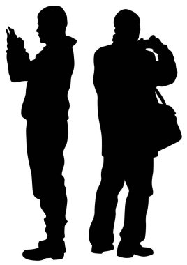 Adam beyaz arka plan üzerinde smartphone ile