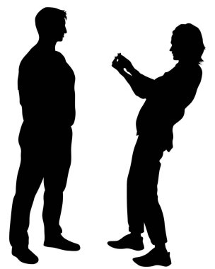 Beyaz bir arka plan üzerinde telefon olan kadın