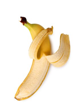 Beyaz arka planda olgun sarı muz. Yemek pişirmek için gerekli malzemeler