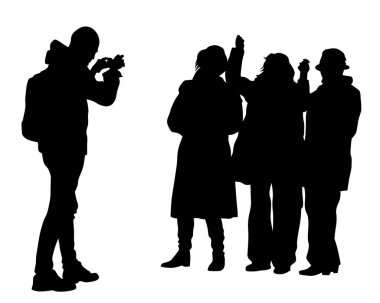 Fotoğraf makinesi ve sokakta kameralı kadınlar. Beyaz arka planda izole edilmiş insan siluetleri