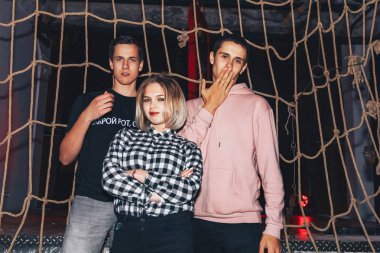 Ekim 28-29, 2017 üst parti tatil Helloween iki adam ve bir kız adanmış Minsk Beyaz Rusya sanat alanı halat kılavuz bekliyoruz