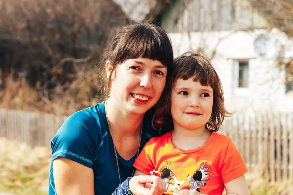 Abril 2018 Krevo Bielorrusia Beetle Trail Retrato Niña Sonriente Con — Foto de Stock