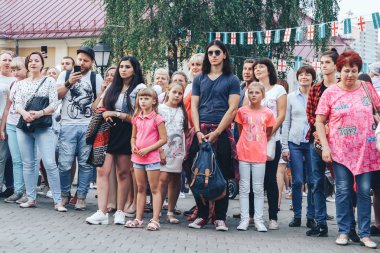 1 Eylül 2018 - Minsk, Beyaz Rusya: City, bir grup insan sokakta ayakta festivaller