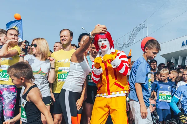 Σεπτεμβρίου 2018 Μινσκ Λευκορωσία Ημιμαραθώνιος Μινσκ Ομάδα Των Ανθρώπων Που — Φωτογραφία Αρχείου