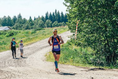 Mayıs 26-27, 2018 - Naliboki, Beyaz Rusya: All-Belarusça Amatör maraton Naliboki, kadın binicilik bisiklet