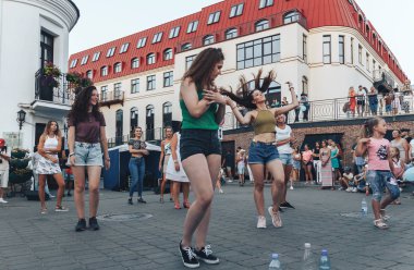 Eylül, 1, 2018 - Minsk, Beyaz Rusya: Sokak Şenlikleri akşam City