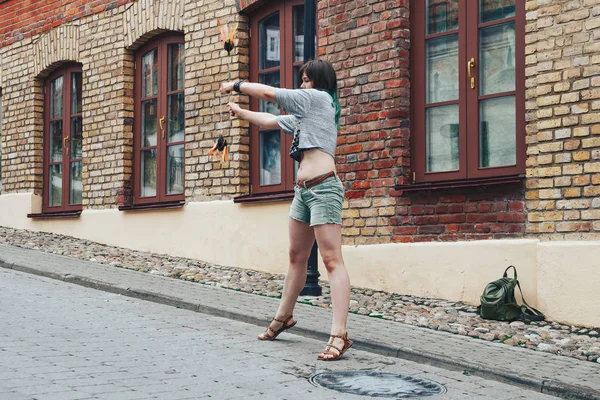 Juli 2018 Promenader Minsk Vitryssland Street Flicka Vänder Poi Gatan — Stockfoto