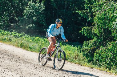 Mayıs 26-27, 2018 - Naliboki, Beyaz Rusya: All-Belarusça Amatör maraton Naliboki, kadın binicilik bisiklet