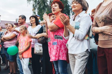 1 Eylül 2018 - Minsk, Beyaz Rusya: City, bir grup insan sokakta ayakta festivaller