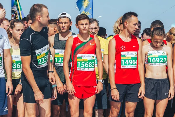 2018年9月9日ミンスクベラルーシハーフマラソンミンスク2018市内を走る — ストック写真