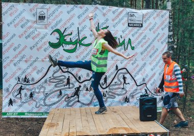 28 Haziran 2018 - Raubichi, Beyaz Rusya: podyumda dans böceği iz, 7 Raubichi, kadın maraton Yöneticisi