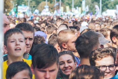 Eylül, 9, 2018 - Minsk, Beyaz Rusya: Yarım maraton Minsk 2018, başında duran insanlar kalabalık