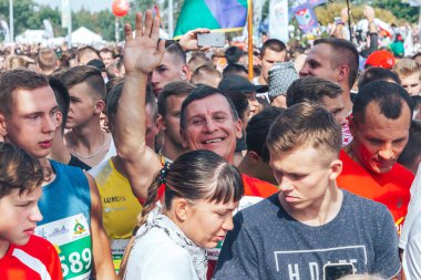 Eylül, 9, 2018 - Minsk, Beyaz Rusya: Yarım maraton Minsk 2018, başında duran insanlar kalabalık