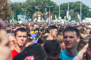 Eylül, 9, 2018 - Minsk, Beyaz Rusya: Yarım maraton Minsk 2018, başında duran insanlar kalabalık