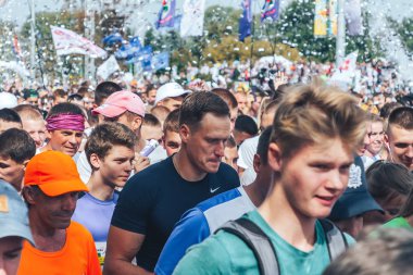 9 Eylül 2018 - Minsk, Beyaz Rusya: büyük bir grup insan üzerinde Yarı maraton yayınlanıyor