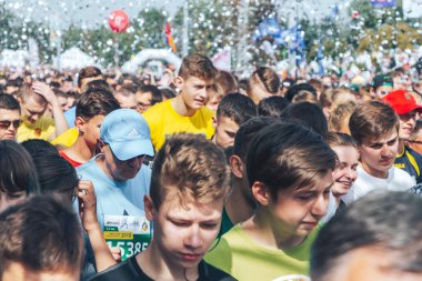 9 Eylül 2018 - Minsk, Beyaz Rusya: büyük bir grup insan üzerinde Yarı maraton yayınlanıyor