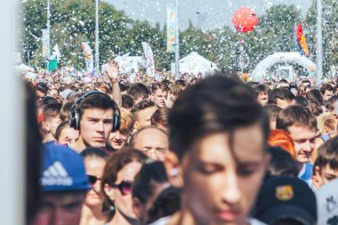 9 Eylül 2018 - Minsk, Beyaz Rusya: büyük bir grup insan üzerinde Yarı maraton yayınlanıyor