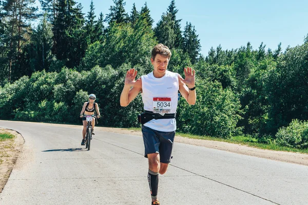 Mayo 2018 Naliboki Bielorrusia Maratón Amateur Bielorruso Naliboki Guapo Hombre — Foto de Stock