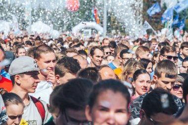 9 Eylül 2018 - Minsk, Beyaz Rusya: büyük bir grup insan üzerinde Yarı maraton yayınlanıyor