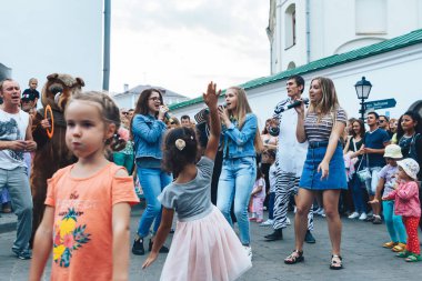 1 Eylül 2018 Minsk Beyaz Rusya sokak Şenlikleri akşam şehrin