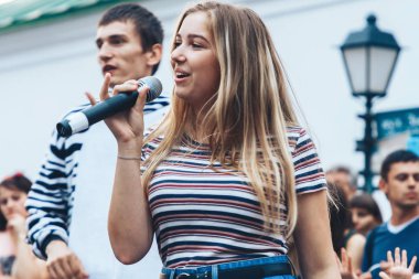 1 Eylül 2018 Minsk Beyaz Rusya sokak Şenlikleri akşam şehrin