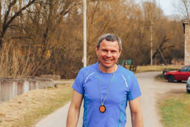 15 Nisan 2018, Krevo, Belarus.Beetle iz Krevo çalışan ve bisiklet arazi