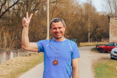 15 Nisan 2018, Krevo, Belarus.Beetle iz Krevo çalışan ve bisiklet arazi