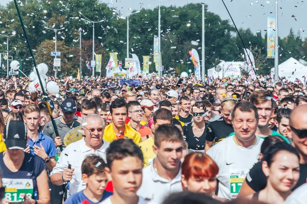 2018年9月9日 明斯克 白俄罗斯 半程明斯克 2018年 一大群人跑下街道 — 图库照片