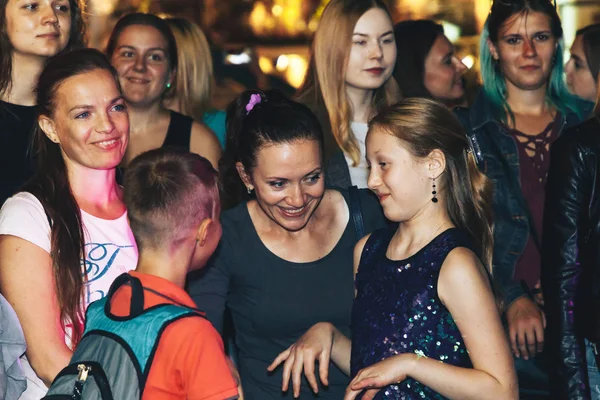 September 2018 Minsk Vitryssland Street Festligheter Kväll City Människor Som — Stockfoto