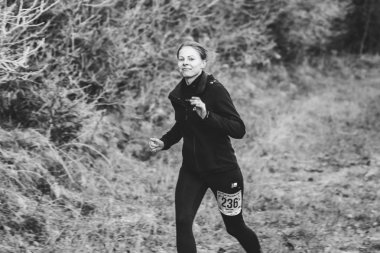 17 Kasım 2018 - Logoisk, Beyaz Rusya: Böcek-iz 8, Logoisk, maraton yarışa katılan kadın