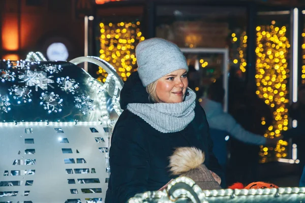 2018 민스크 벨로루시 광장에 빛나는 마차에 — 스톡 사진